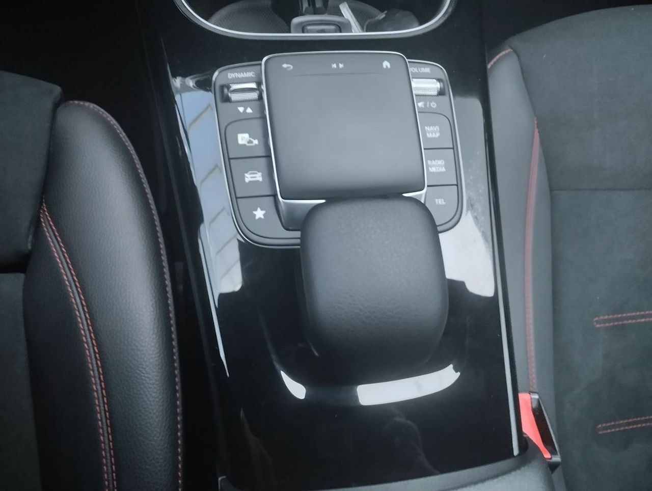 Mercedes CLA CLA 180 AMG Line - Foto 14