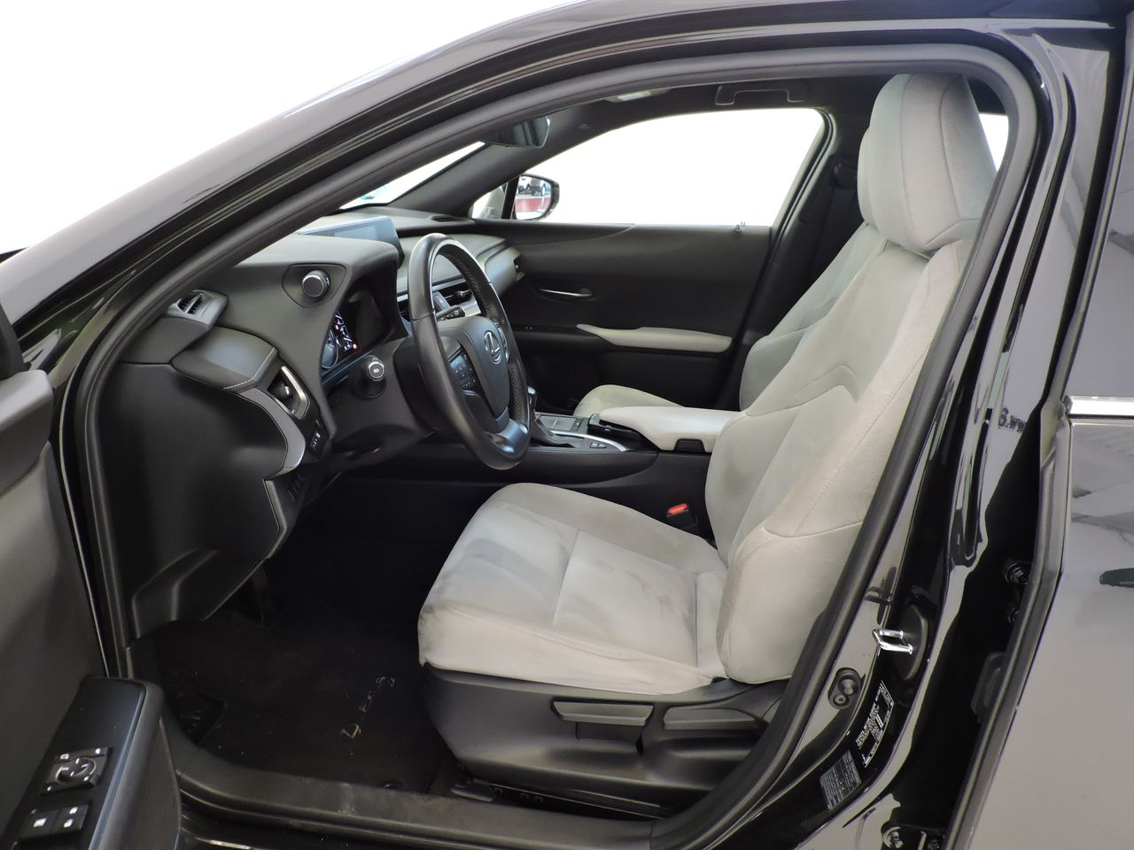 Lexus UX 2.0 250h Business - Foto 9