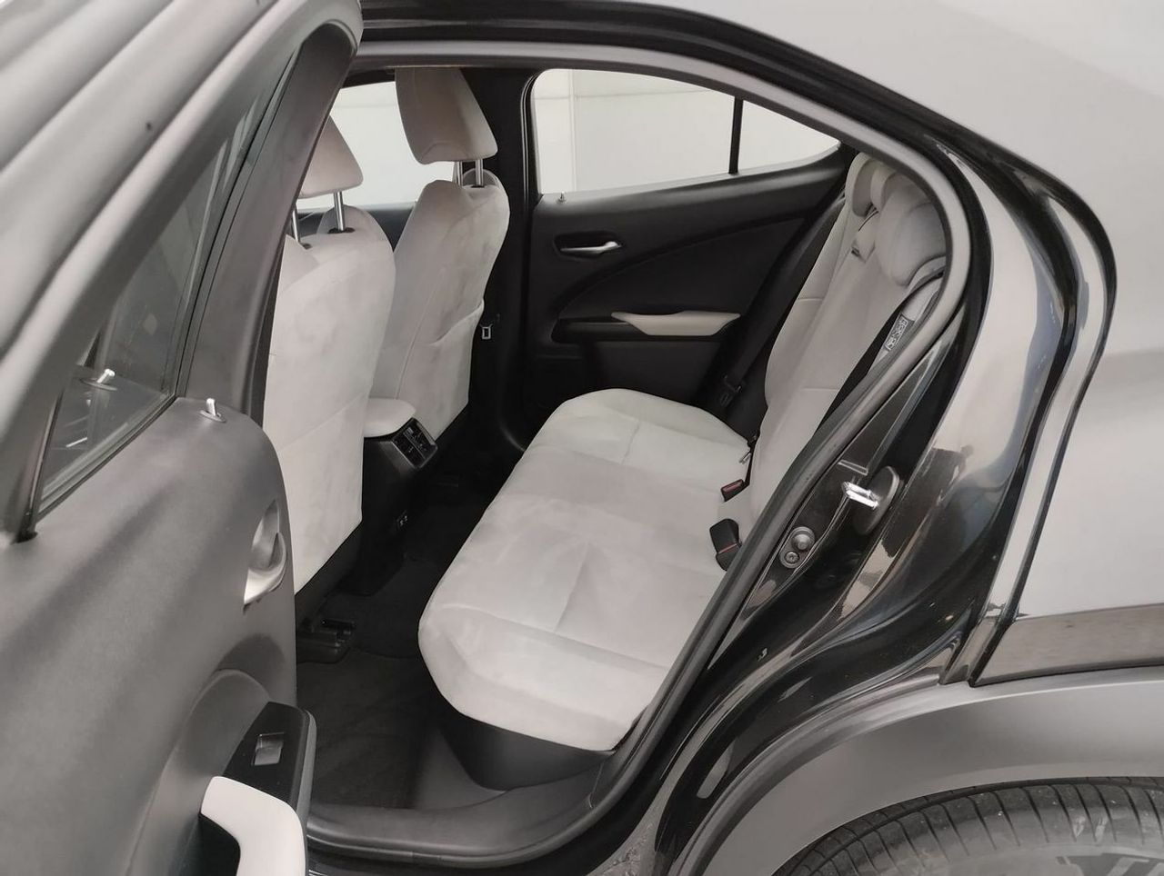 Lexus UX 2.0 250h Business - Foto 11