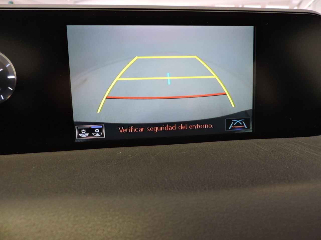 Lexus UX 2.0 250h Business - Foto 14