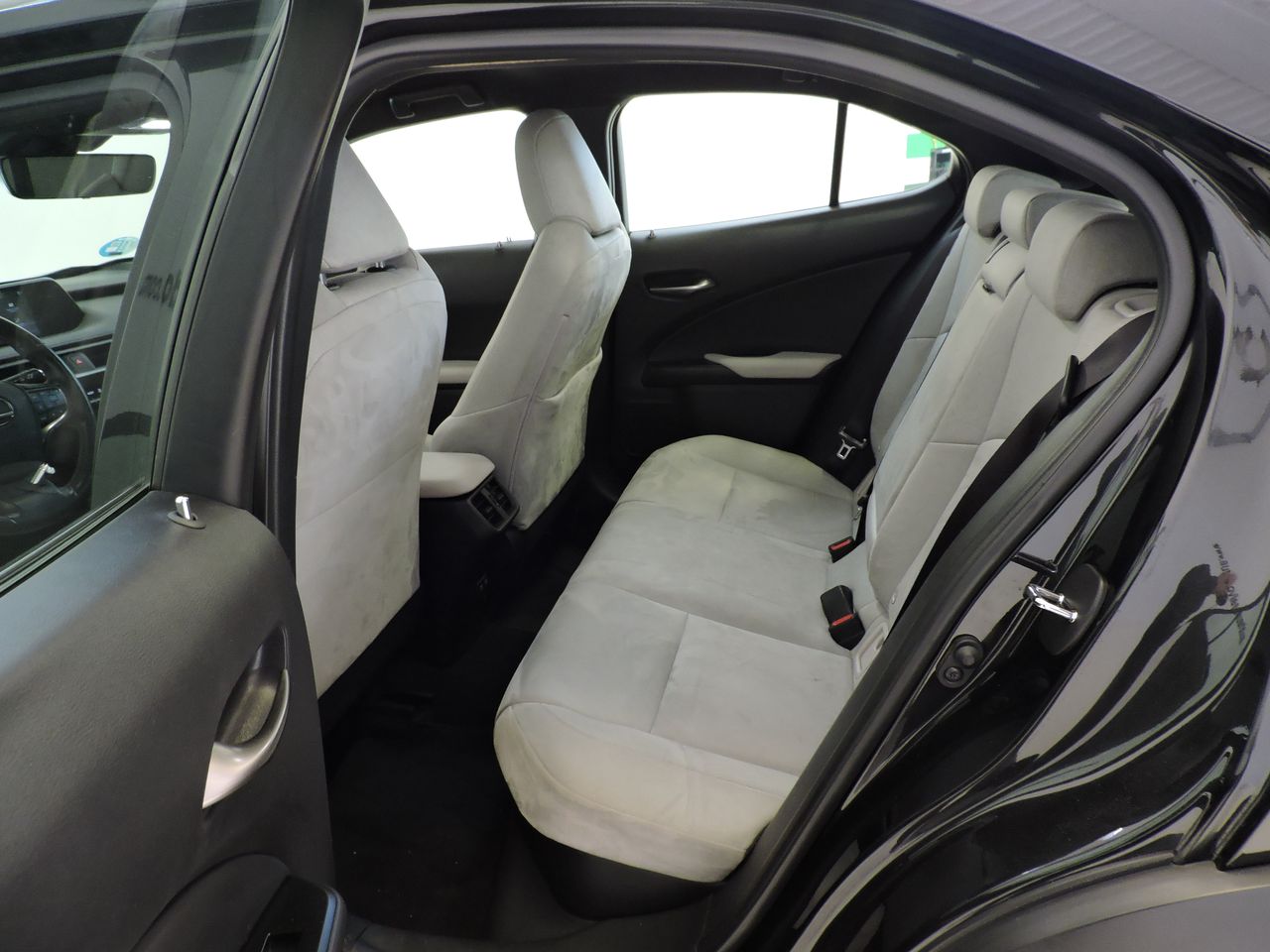 Lexus UX 2.0 250h Business - Foto 11