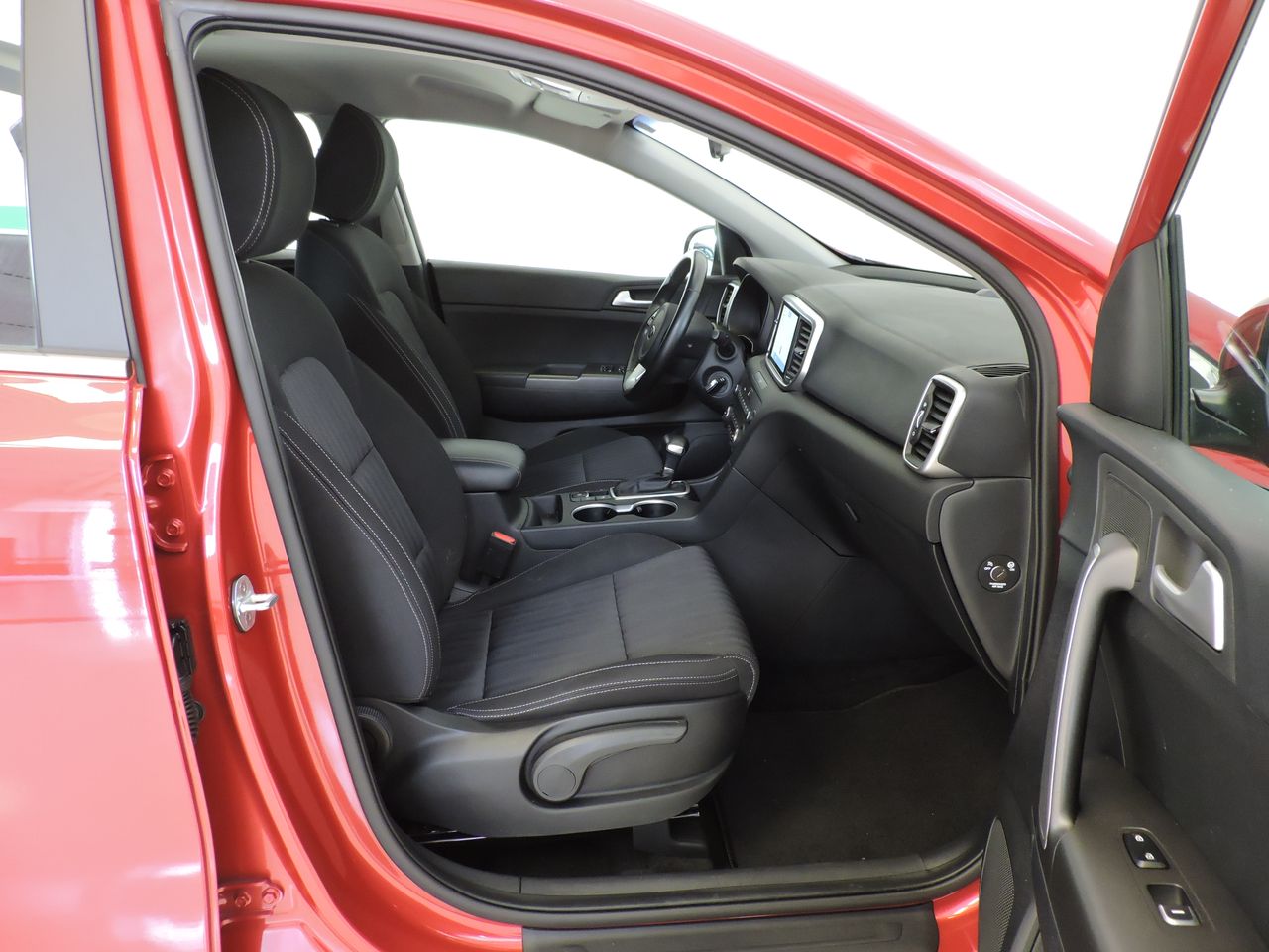 Kia Sportage 1.6 MHEV GT Line Essential 136CV DCT 4X2 - Foto 10