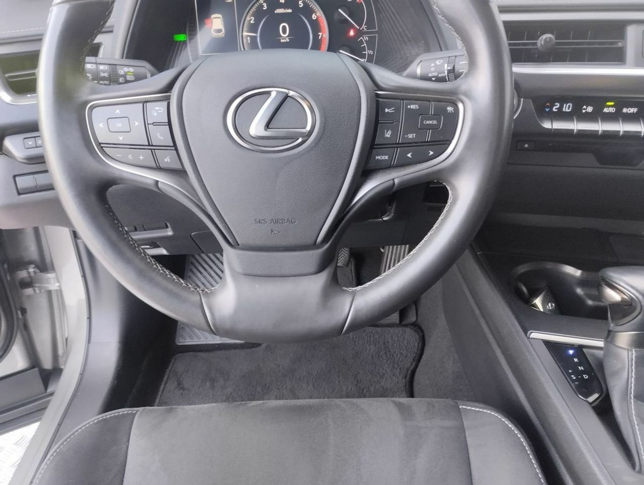 Lexus UX 2.0 250h Business - Foto 9