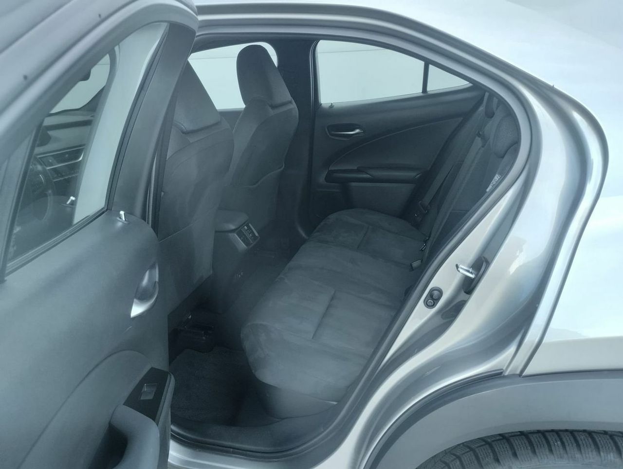 Lexus UX 2.0 250h Business - Foto 15