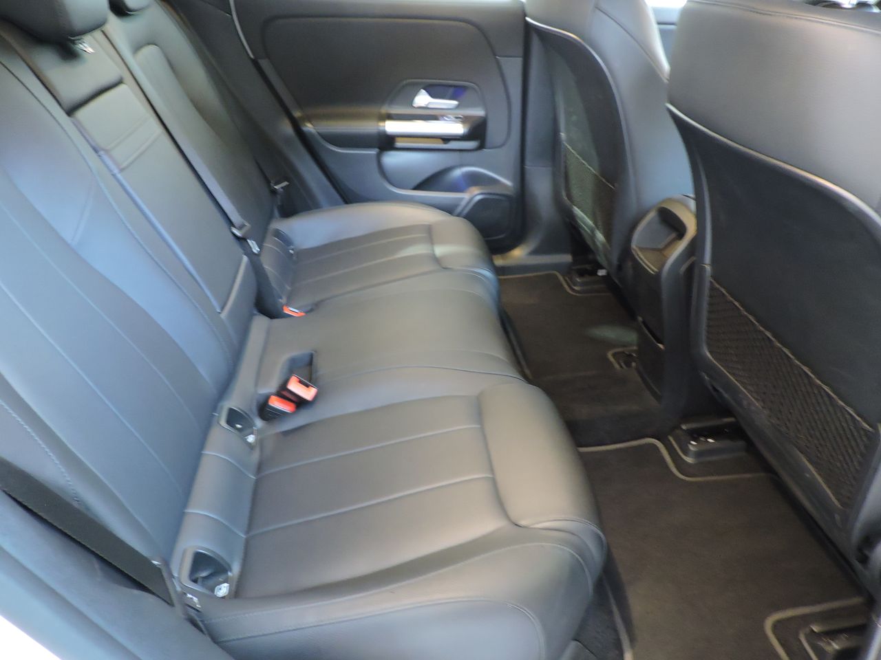 Mercedes EQA EQA 300 4MATIC - Foto 11