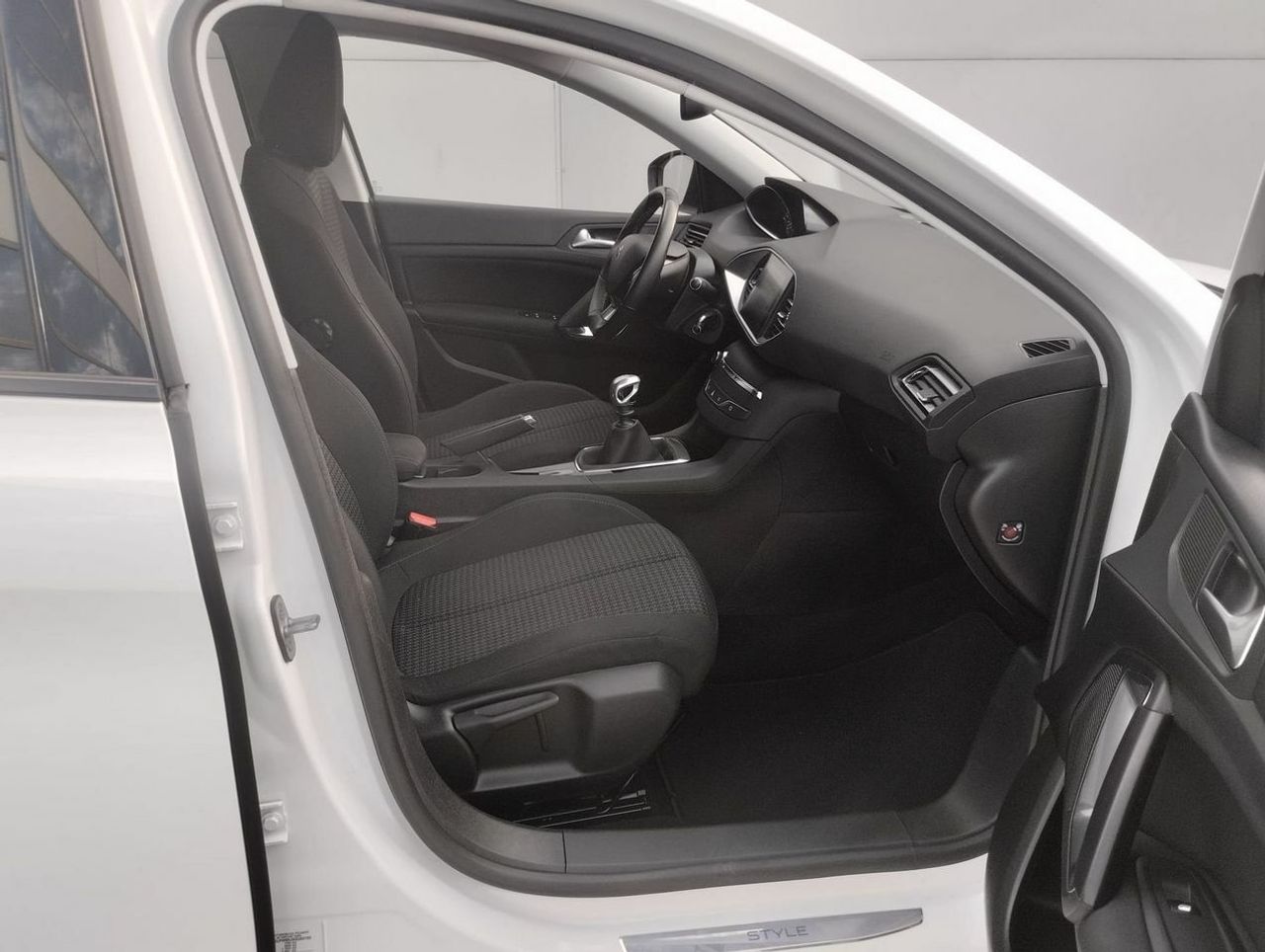 Peugeot 308 5p Style PureTech 130 SS 6 Vel. MAN - Foto 10