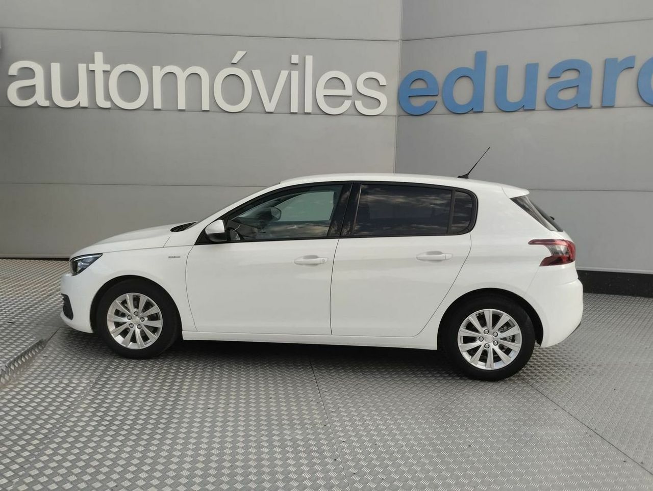 Peugeot 308 5p Style PureTech 130 SS 6 Vel. MAN - Foto 7