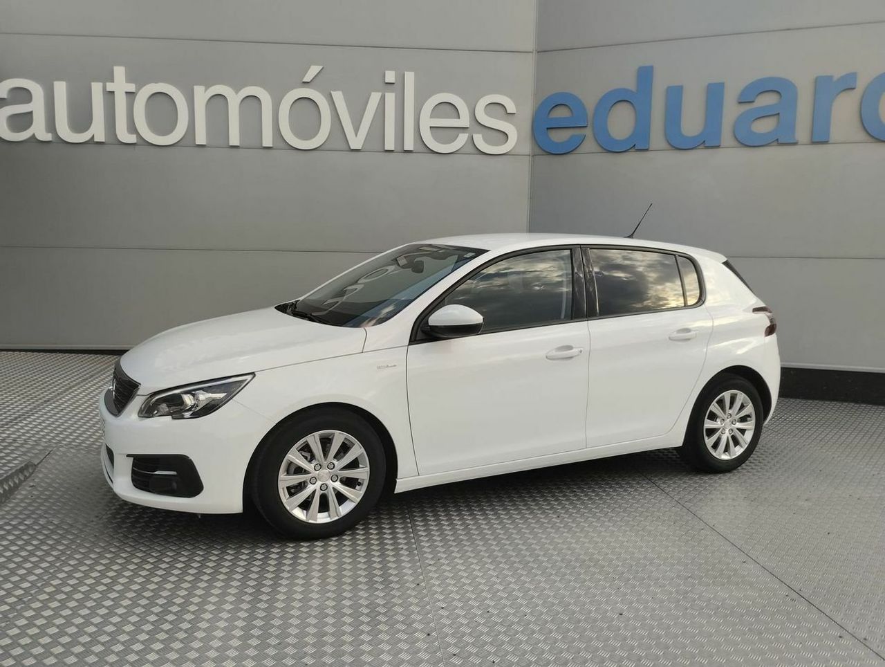 Peugeot 308 5p Style PureTech 130 SS 6 Vel. MAN - Foto 4