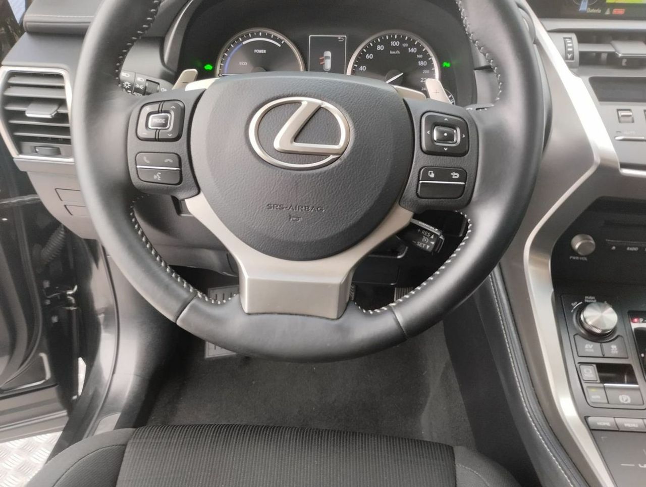 Lexus NX 2.5 300h Business 2WD - Foto 12