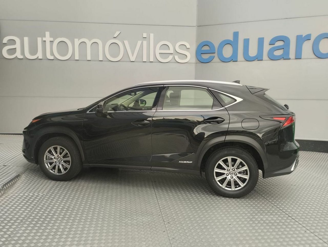Lexus NX 2.5 300h Business 2WD - Foto 7