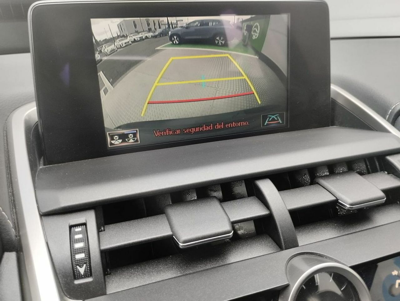 Lexus NX 2.5 300h Business 2WD - Foto 14