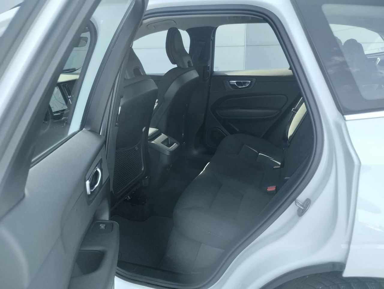 Volvo XC60 2.0 B4 D Momentum Pro Auto - Foto 15