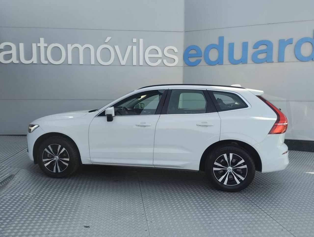 Volvo XC60 2.0 B4 D Momentum Pro Auto - Foto 7