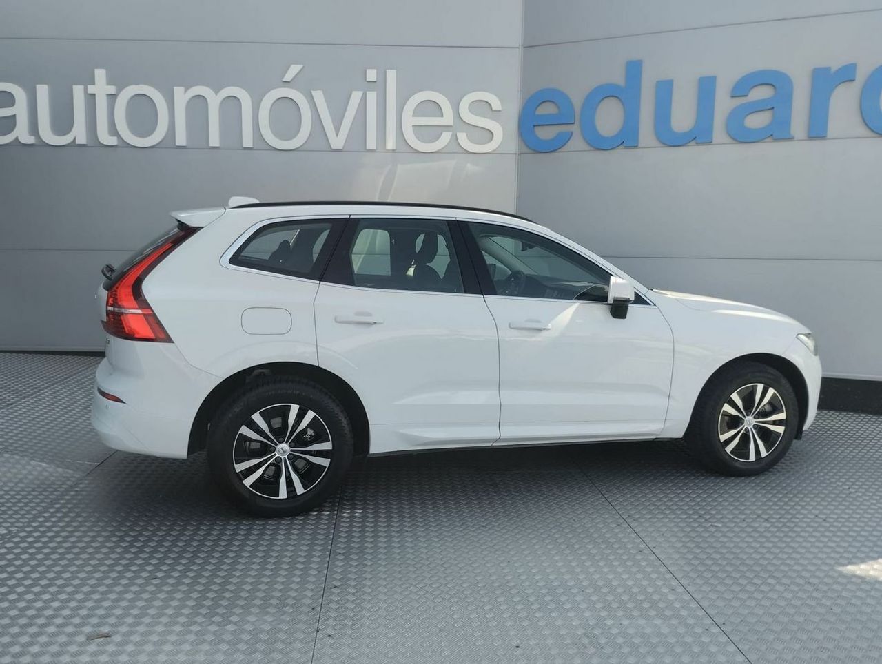 Volvo XC60 2.0 B4 D Momentum Pro Auto - Foto 5