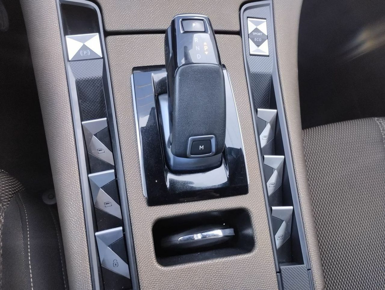 DS DS 7 Crossback BlueHDi DE 96kW 130CV Auto. SO CHIC - Foto 11