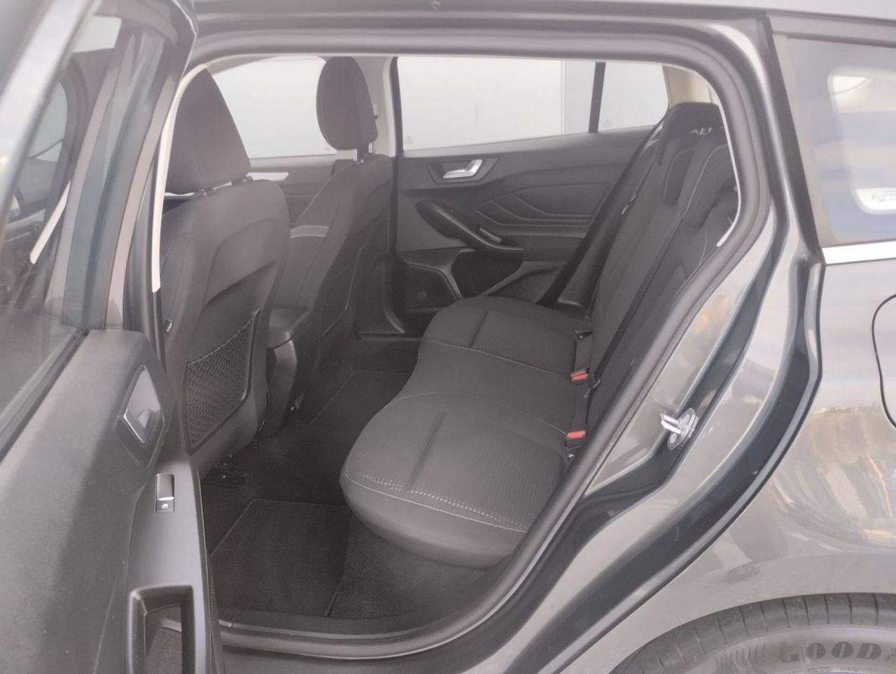 Ford Focus 1.0 Ecoboost ASS 100 Trend Sportbreak  - Foto 11