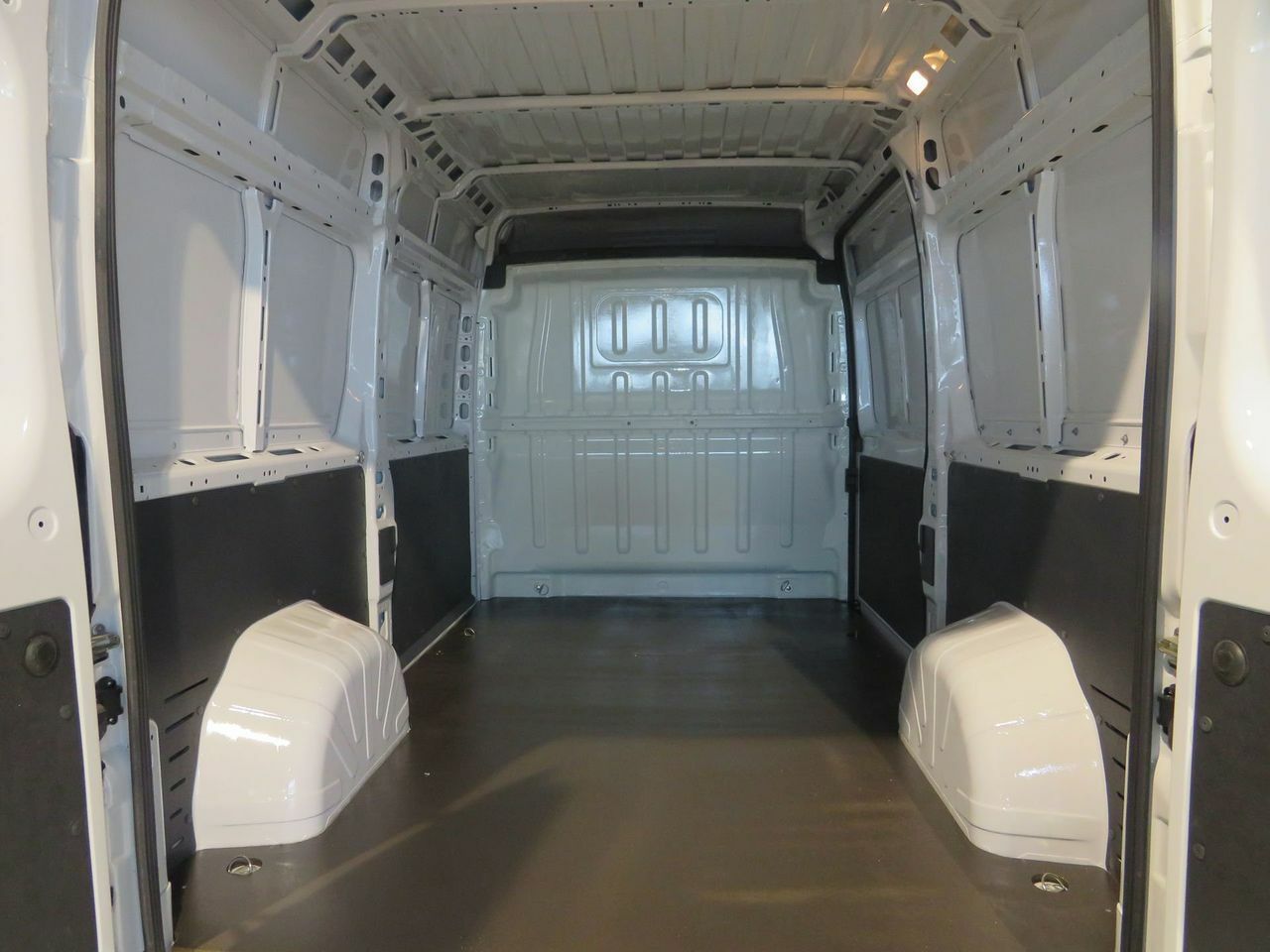 Opel Movano Furgon Base L2H2 3.5T 2.2 BlueHDi 88kW - Foto 6