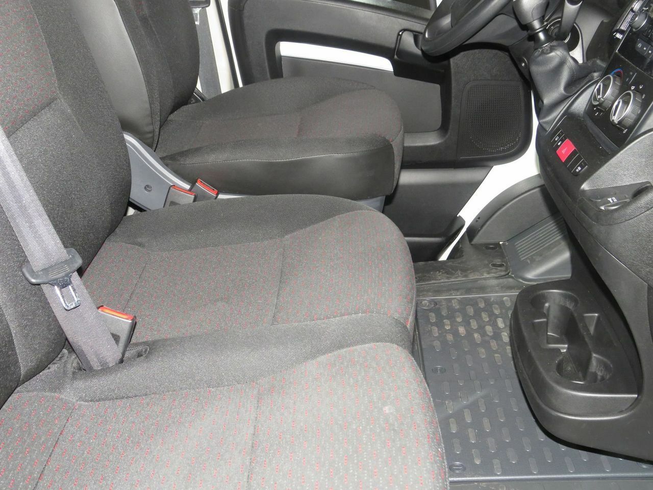 Opel Movano Furgon Base L2H2 3.5T 2.2 BlueHDi 88kW - Foto 10