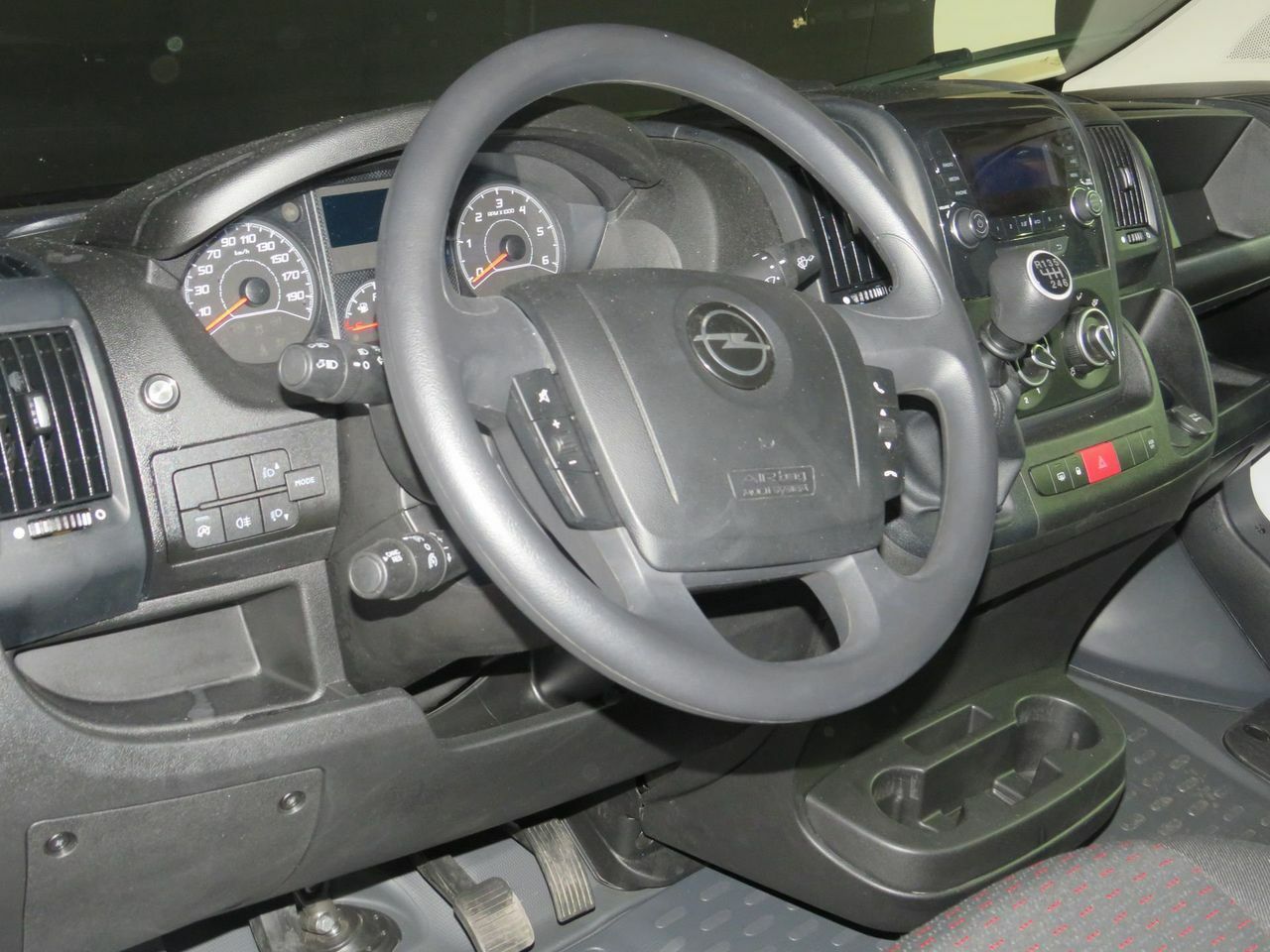 Opel Movano Furgon Base L2H2 3.5T 2.2 BlueHDi 88kW - Foto 8