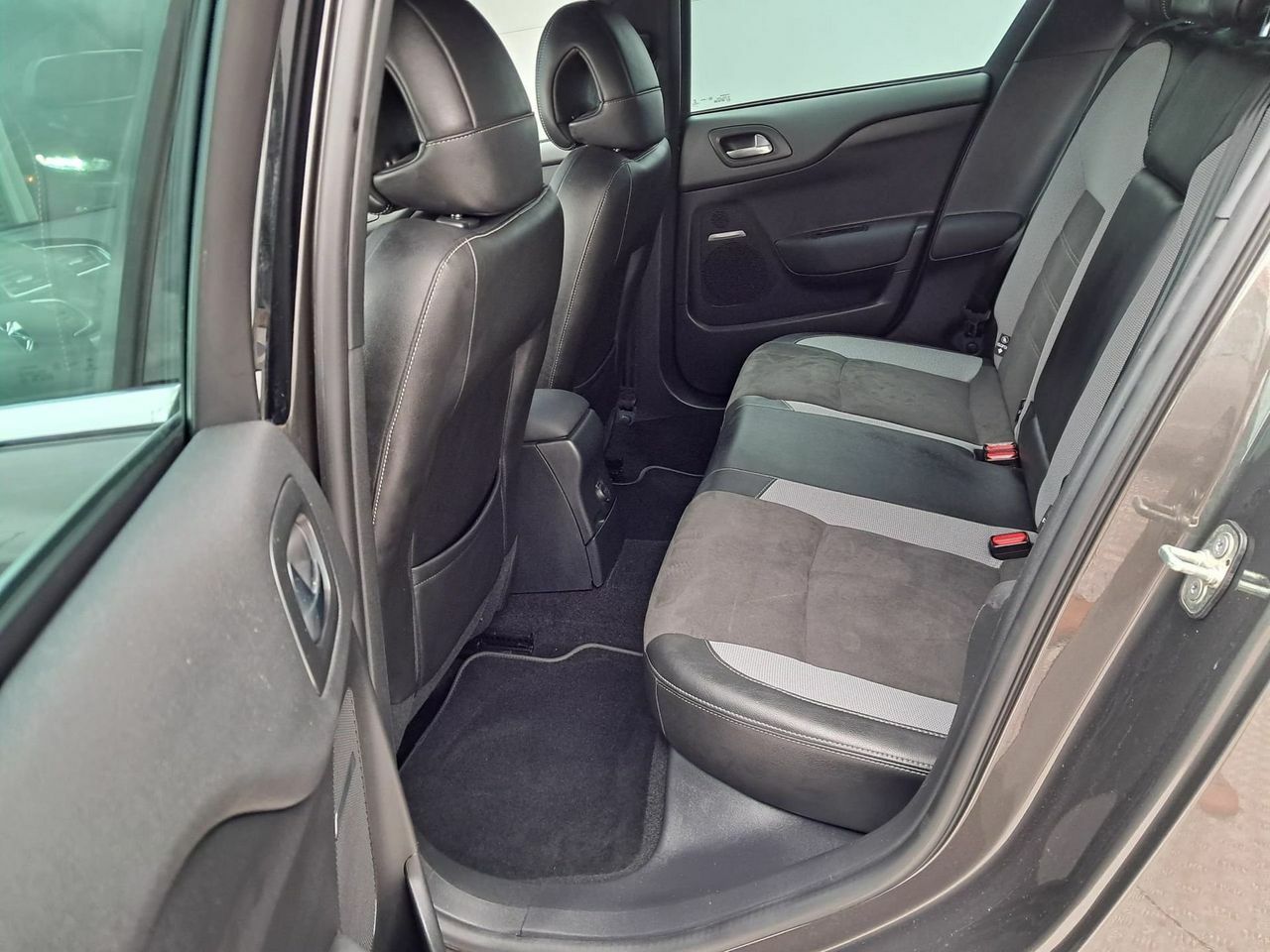 DS DS 4 1.2 PureTech 96kW 130CV SS Style - Foto 16