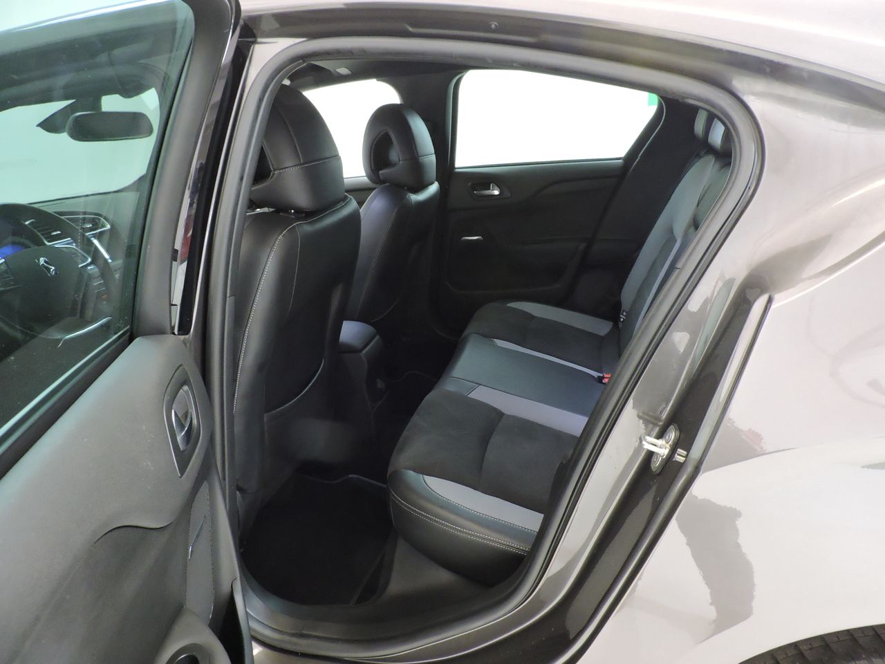 DS DS 4 1.2 PureTech 96kW 130CV SS Style - Foto 13