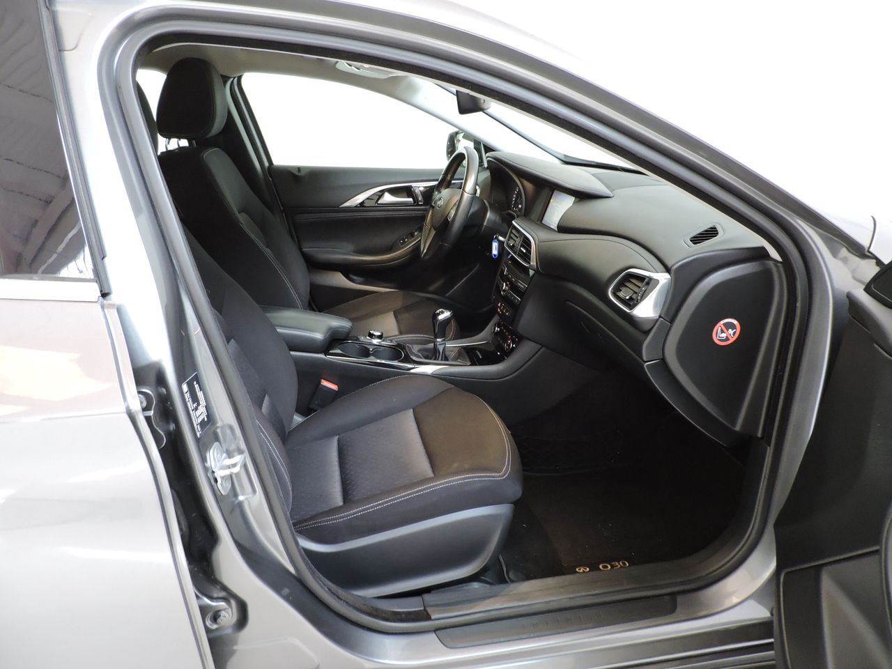 Infiniti Q30 1.6T 90kW 122CV - Foto 10