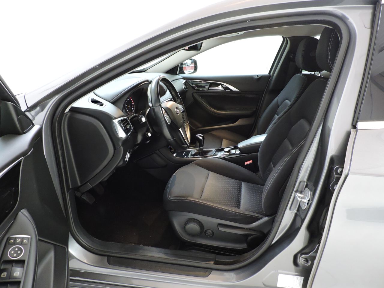 Infiniti Q30 1.6T 90kW 122CV - Foto 9