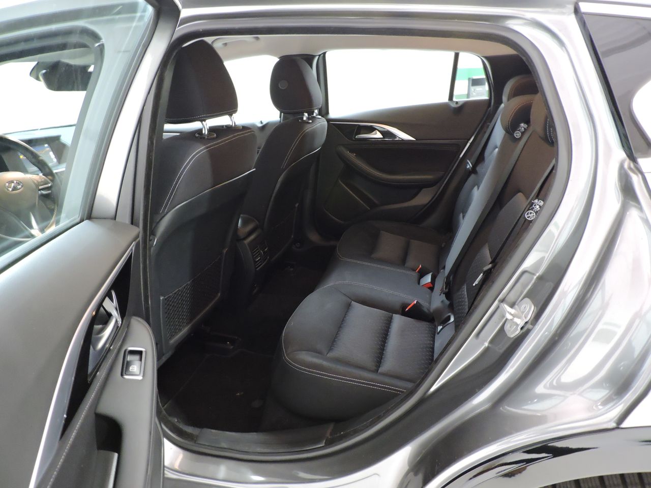 Infiniti Q30 1.6T 90kW 122CV - Foto 11