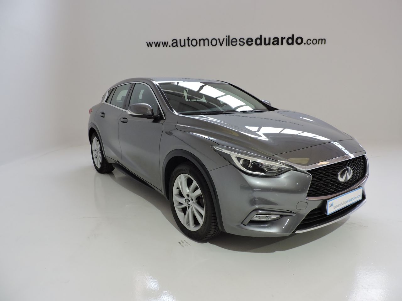 Infiniti Q30 1.6T 90kW 122CV - Foto 4