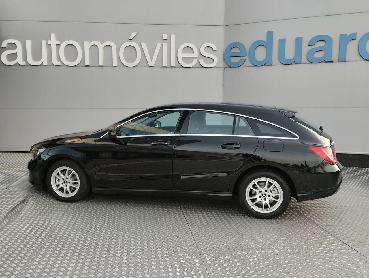 Mercedes Clase CLA 200 d Shooting Brake - Foto 7