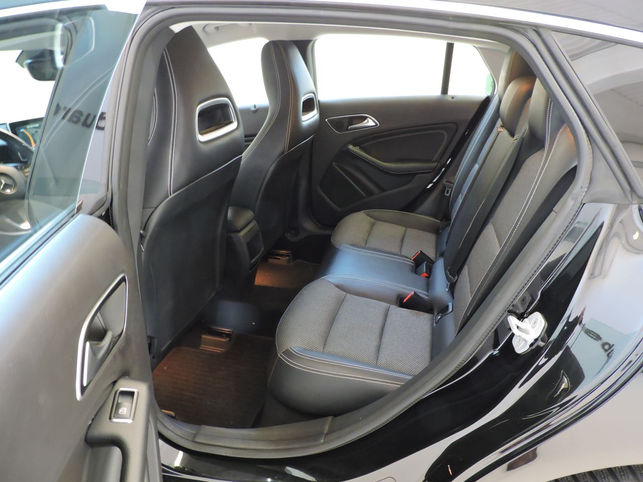 Mercedes Clase CLA 180 d Shooting Brake - Foto 11