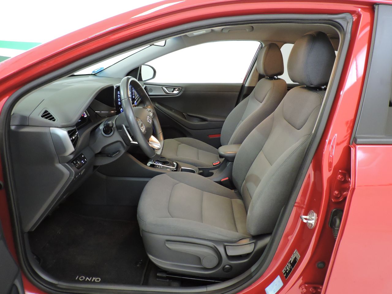 Hyundai IONIQ 1.6 GDI PHEV Klass DCT - Foto 9