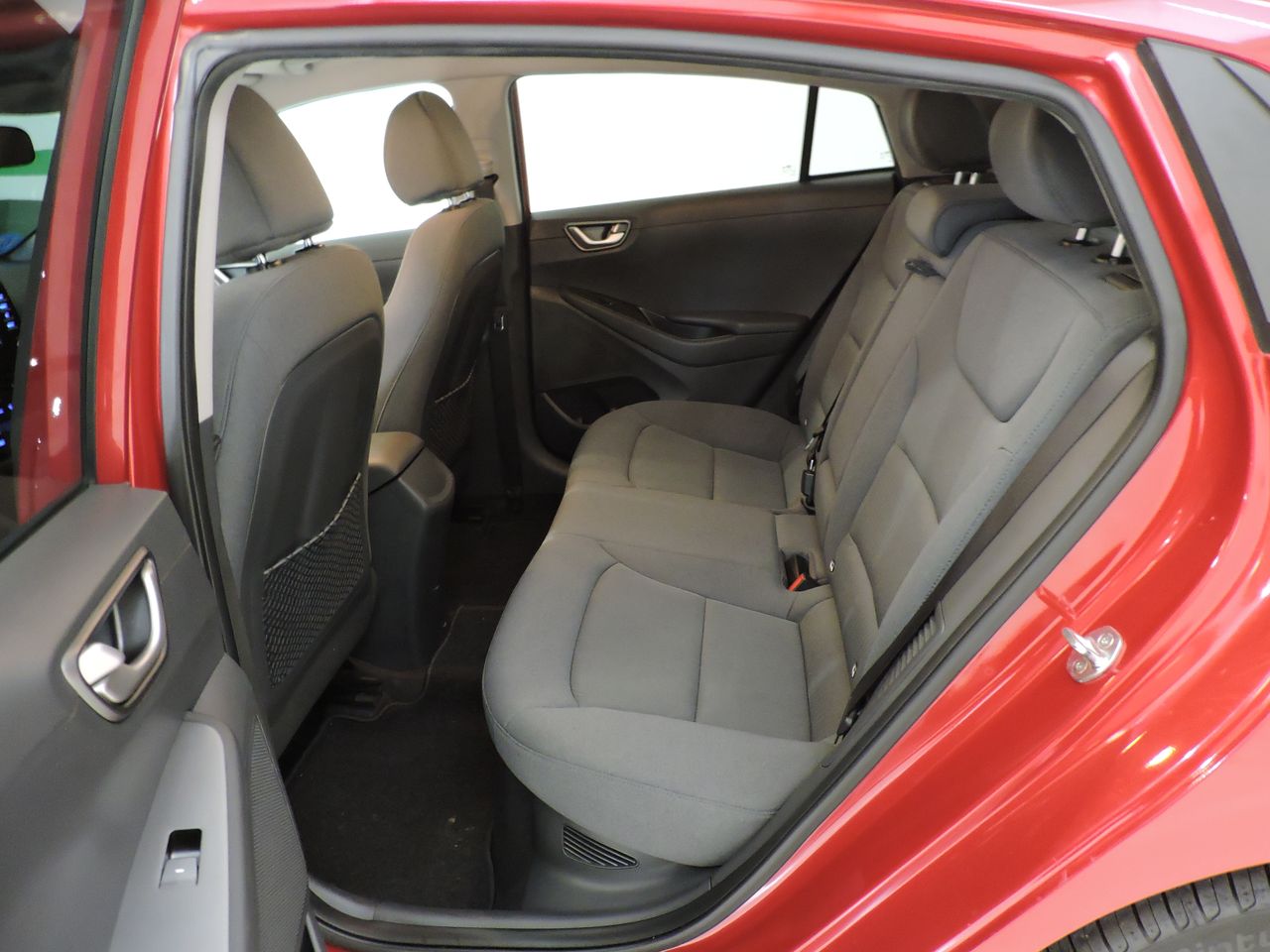 Hyundai IONIQ 1.6 GDI PHEV Klass DCT - Foto 11