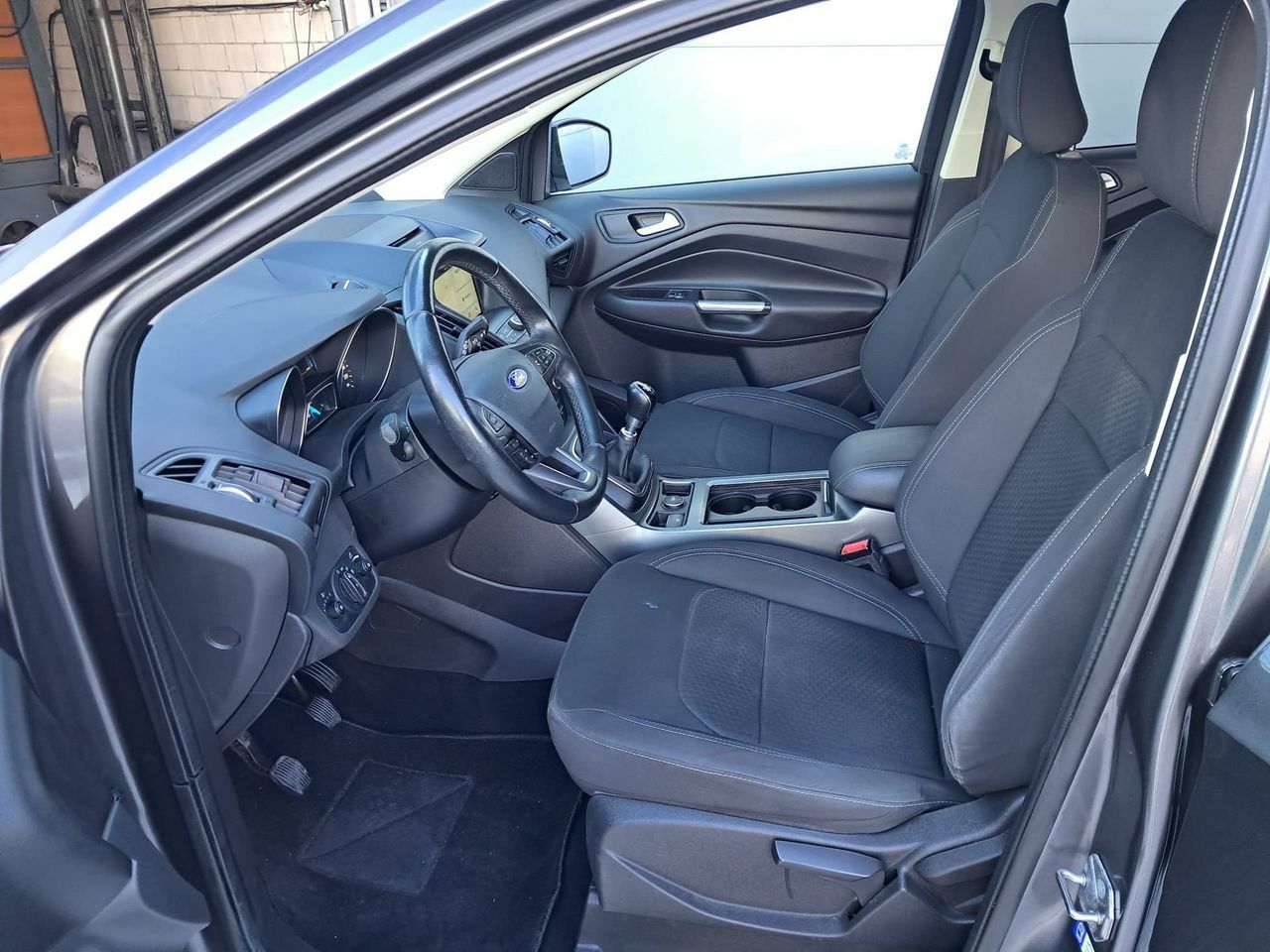 Ford Kuga 1.5 EcoBoost 110kW ASS 4x2 Business  - Foto 9