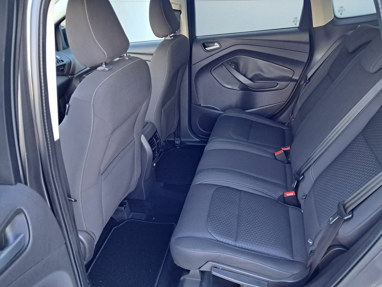 Ford Kuga 1.5 EcoBoost 110kW ASS 4x2 Business  - Foto 11