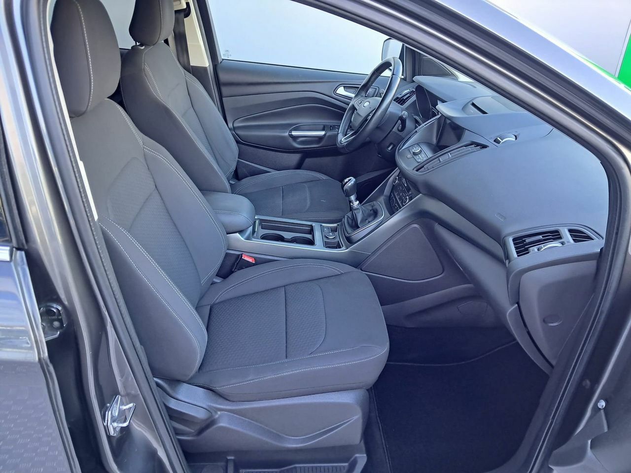 Ford Kuga 1.5 EcoBoost 110kW ASS 4x2 Business  - Foto 10