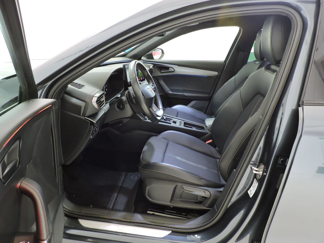 Cupra Formentor 1.4 eHybrid 150kW 204 CV DSG - Foto 9