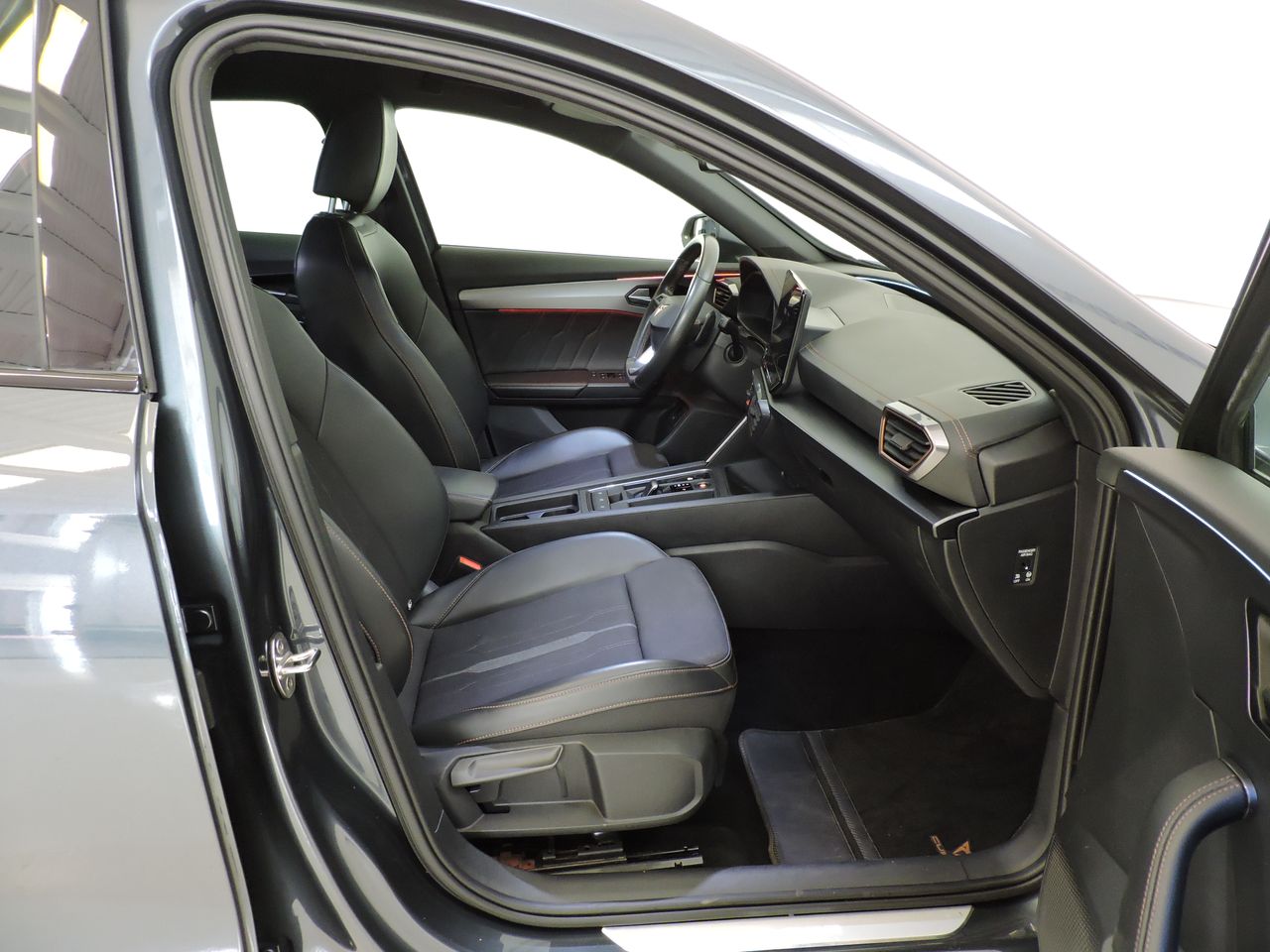 Cupra Formentor 1.4 eHybrid 150kW 204 CV DSG - Foto 10