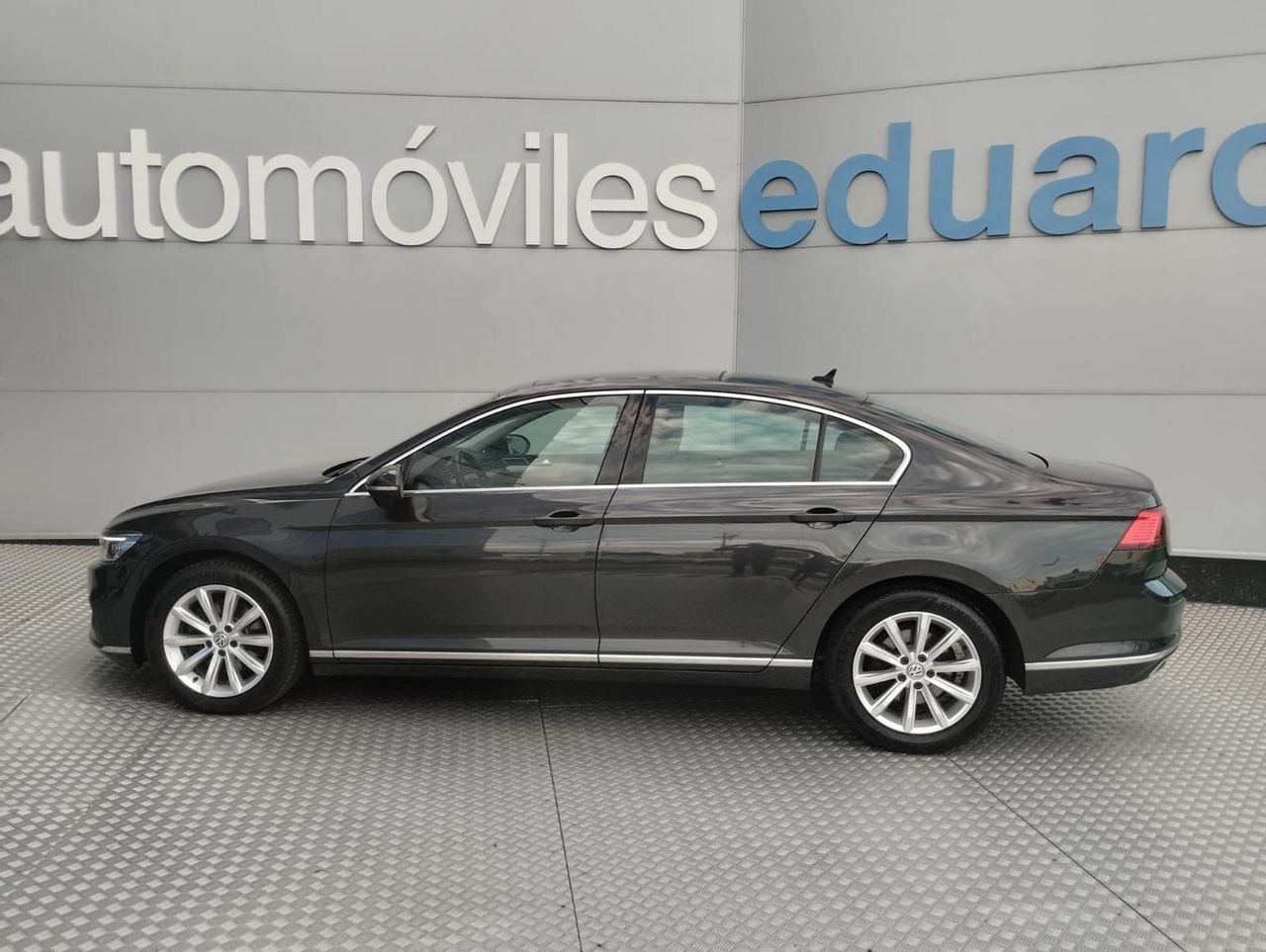 Volkswagen Passat 1.6 TDI 88kW 120CV DSG - Foto 7