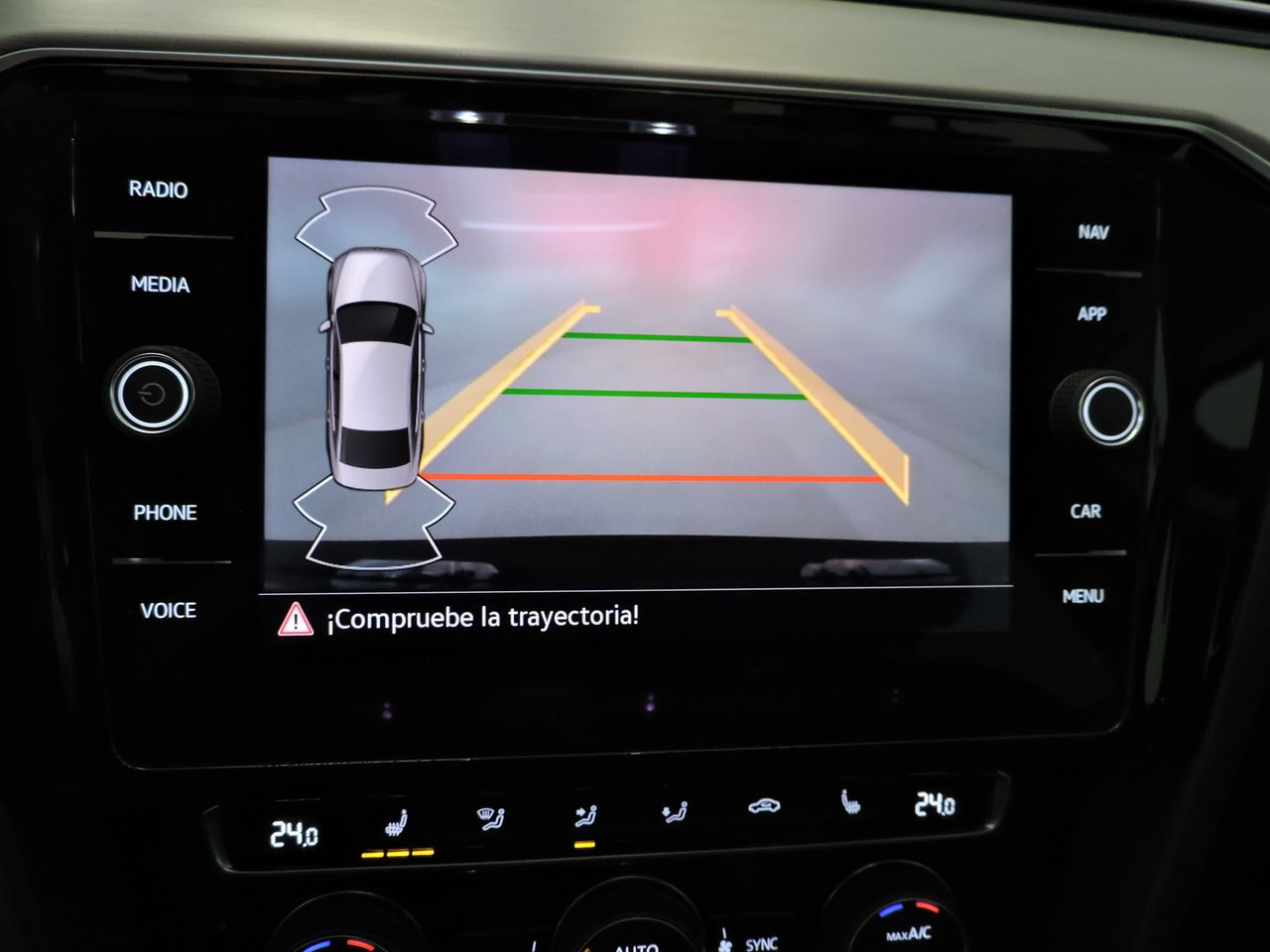 Volkswagen Passat 1.6 TDI 88kW 120CV DSG - Foto 15