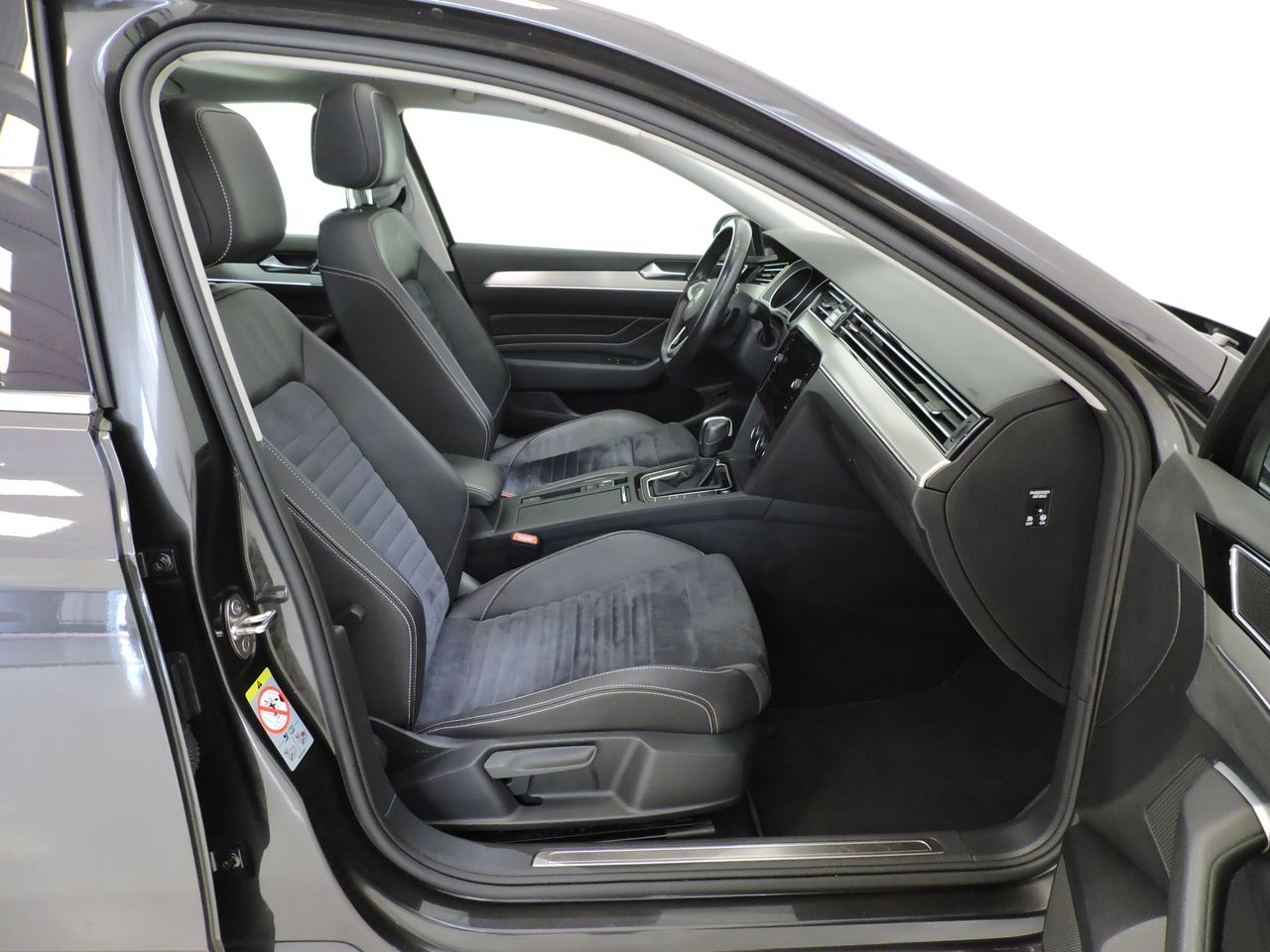 Volkswagen Passat 1.6 TDI 88kW 120CV DSG - Foto 10