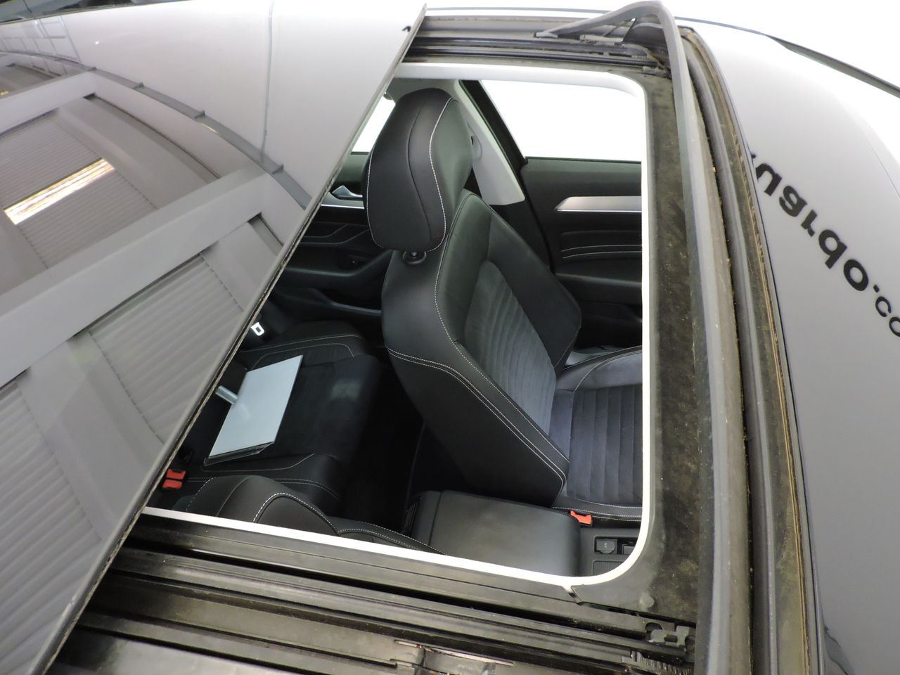 Volkswagen Passat 1.6 TDI 88kW 120CV DSG - Foto 16