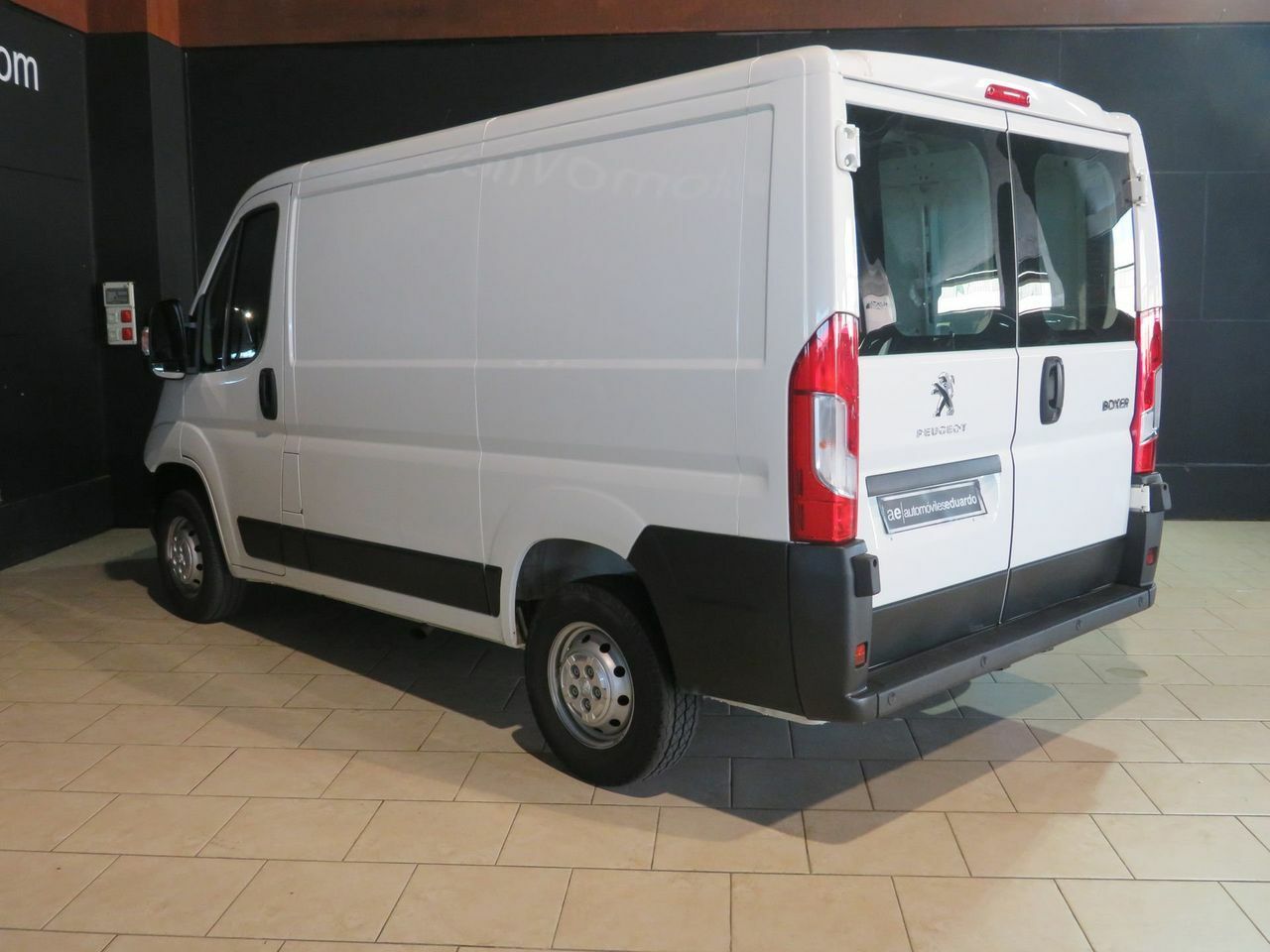 Peugeot Boxer 330 L1 H1 BHDI 88kW 120CV SS 6 Vel. M - Foto 3