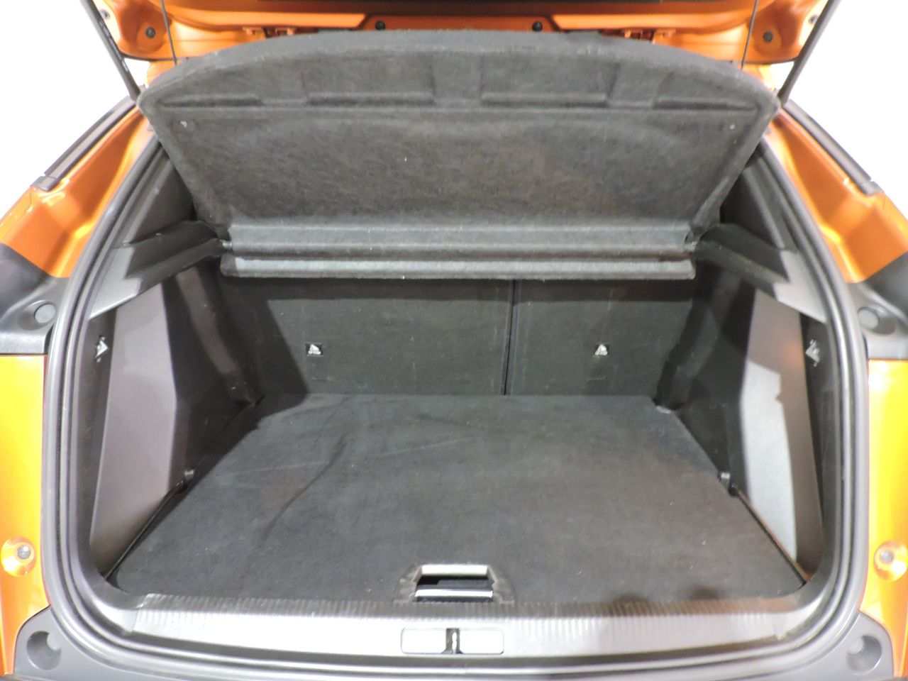 Peugeot 2008 Allure Pack BlueHDI 130 SS EAT8 - Foto 16