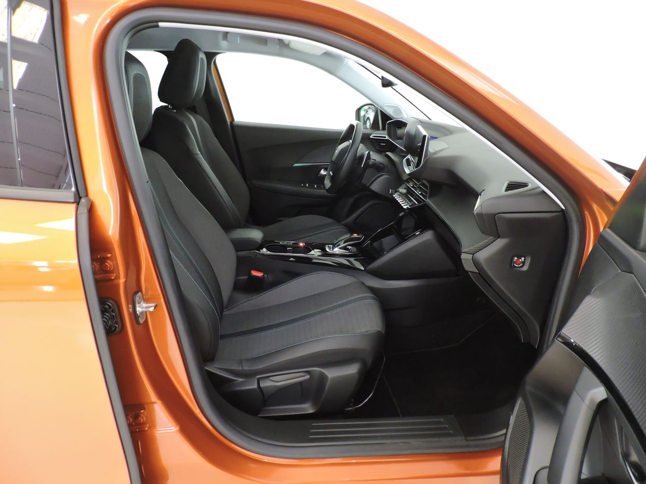 Peugeot 2008 Allure Pack BlueHDI 130 SS EAT8 - Foto 10