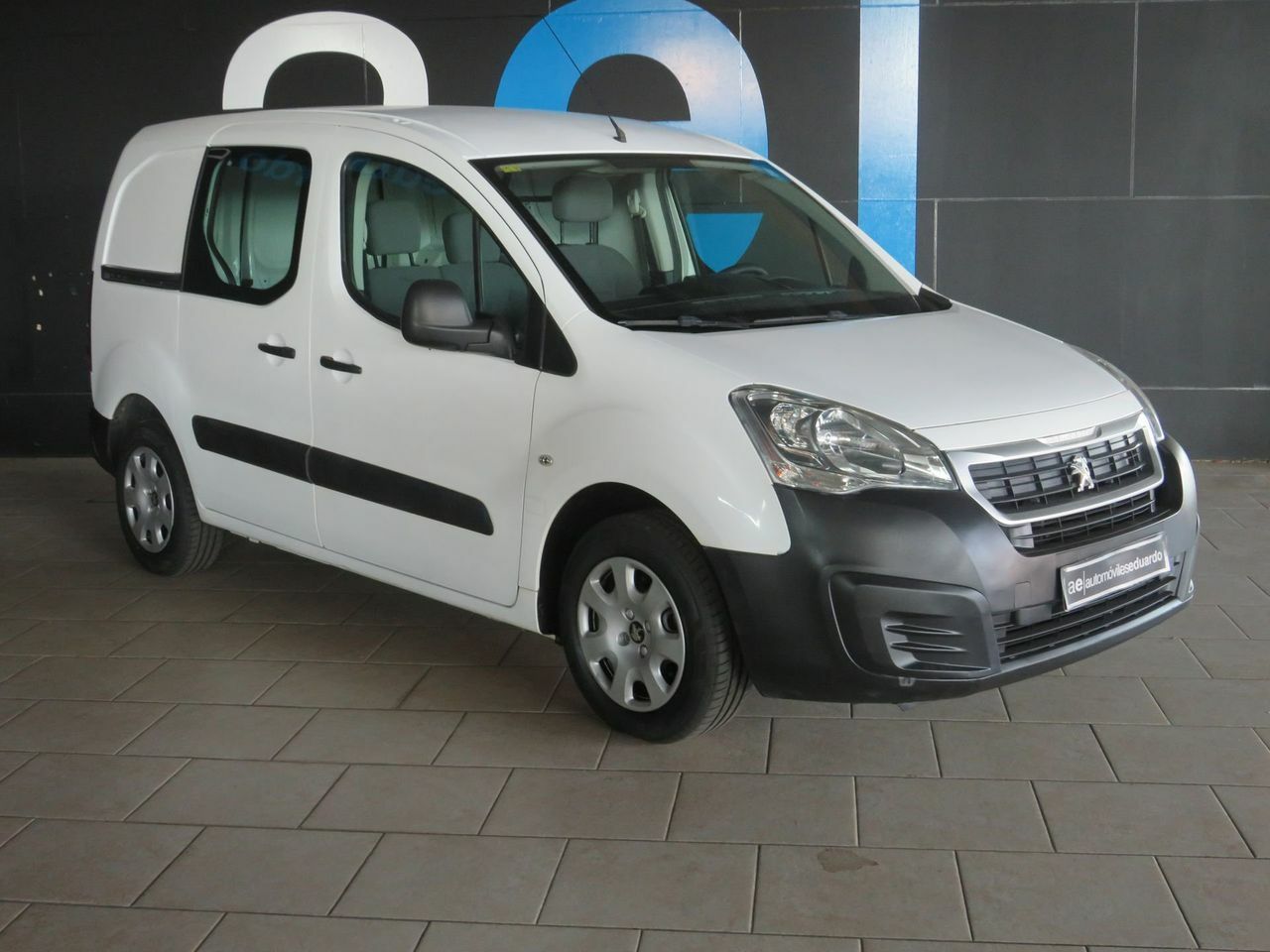 Peugeot Partner Furgon Confort L1 1.6 HDi 75 - Foto 3