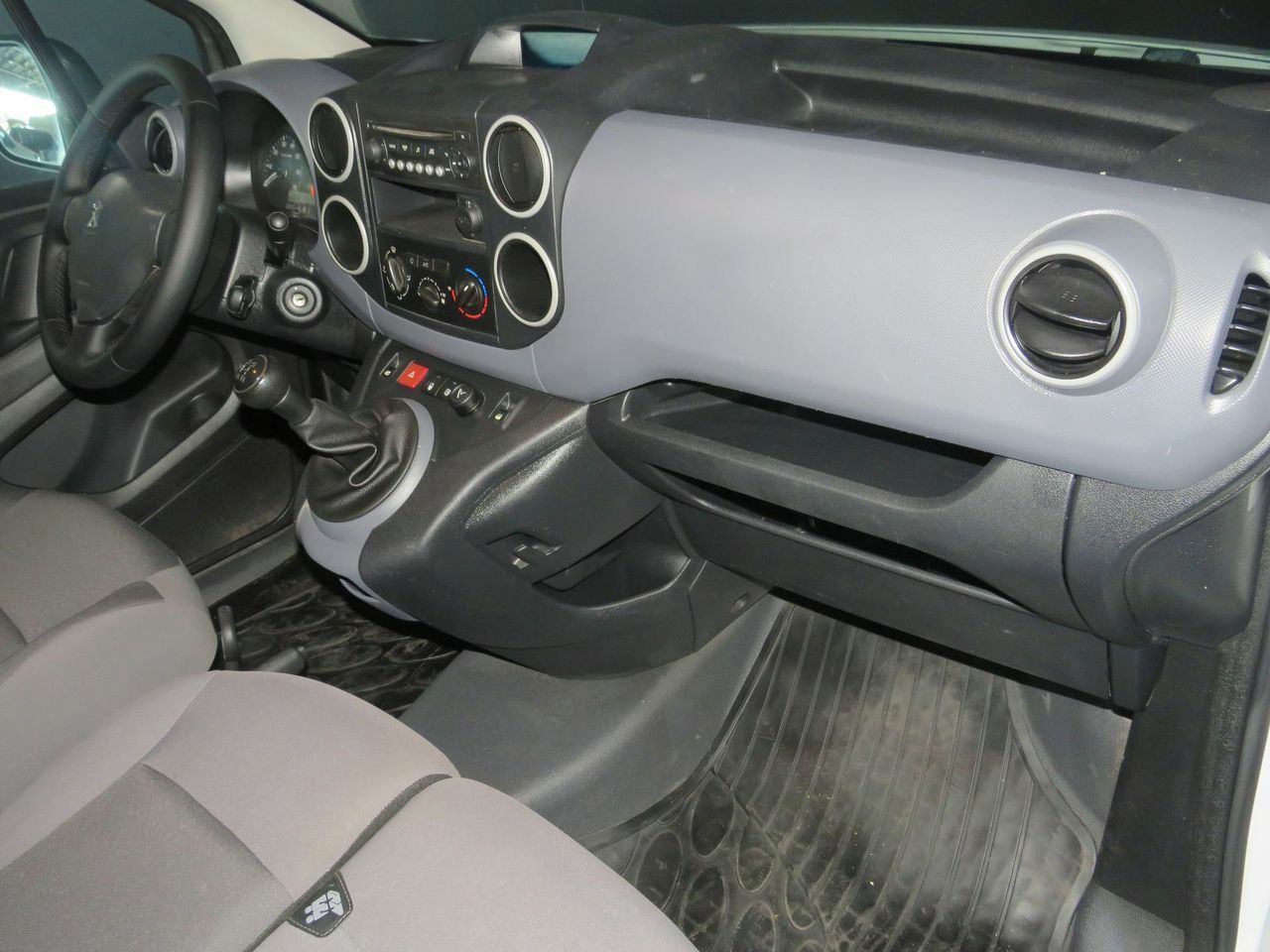 Peugeot Partner Furgon Confort L1 1.6 HDi 75 - Foto 9