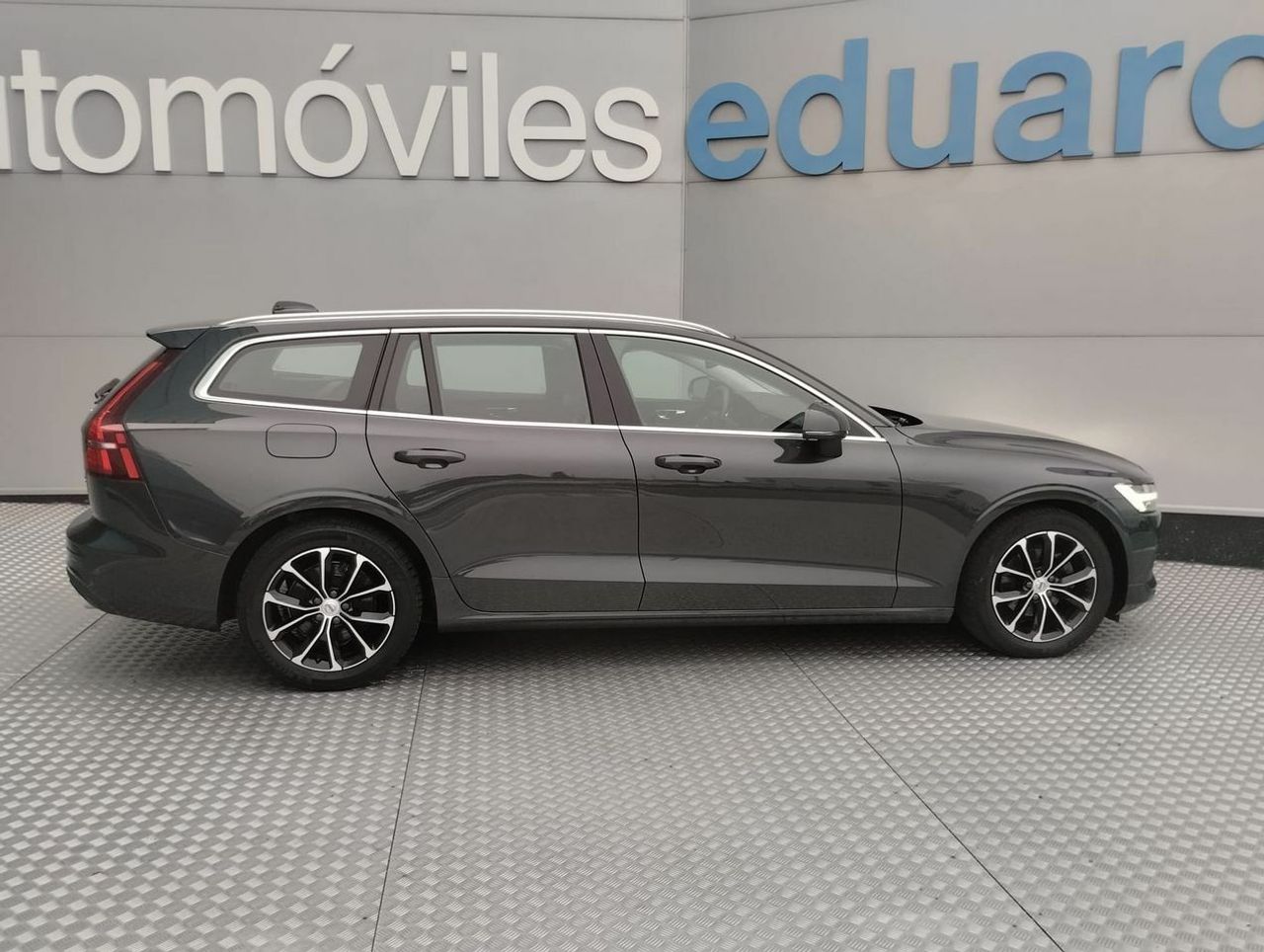 Volvo V60 2.0 D3 Momentum - Foto 5