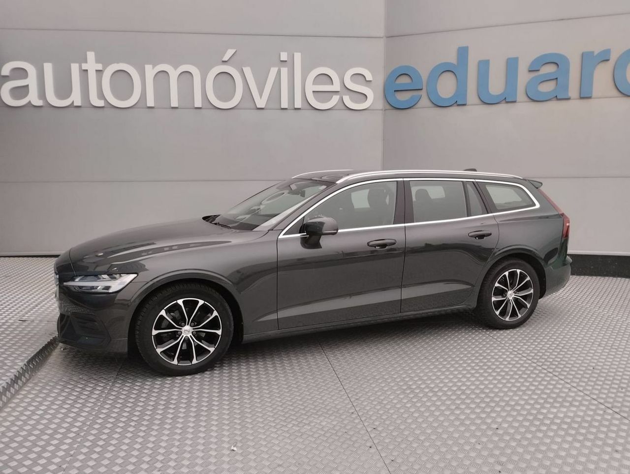 Volvo V60 2.0 D3 Momentum - Foto 4