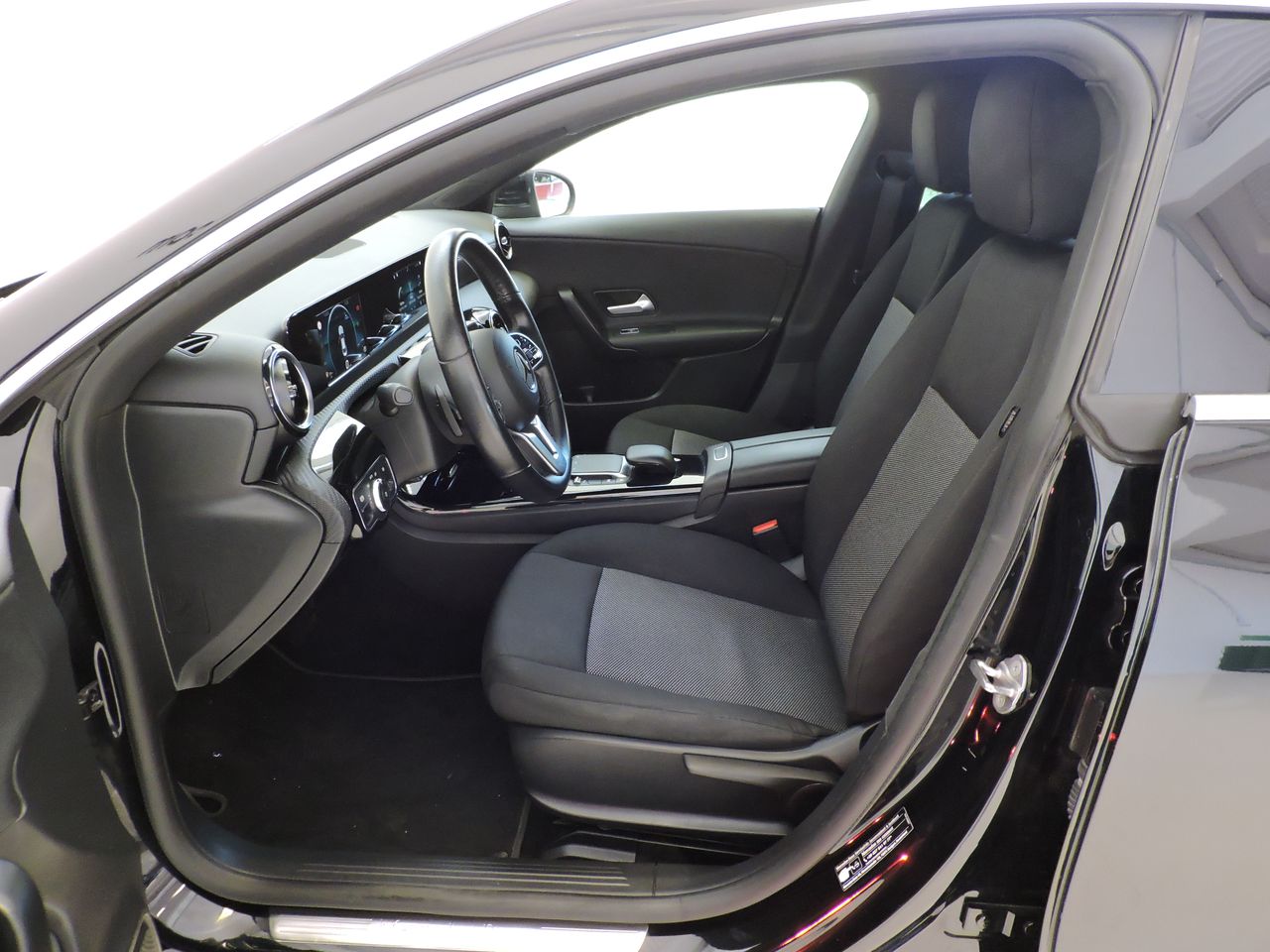 Mercedes CLA CLA 200 D COUPE DCT BUSINESS - Foto 9